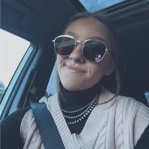 Meet your Posher, Haley